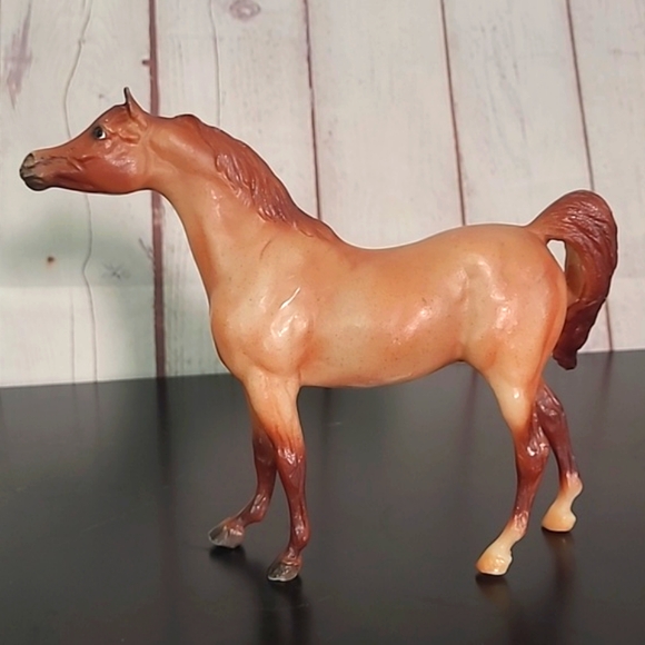 Breyer Arabian Matte Red Roan Champion is Born Horse Figurine Collectible Toy - Picture 4 of 17